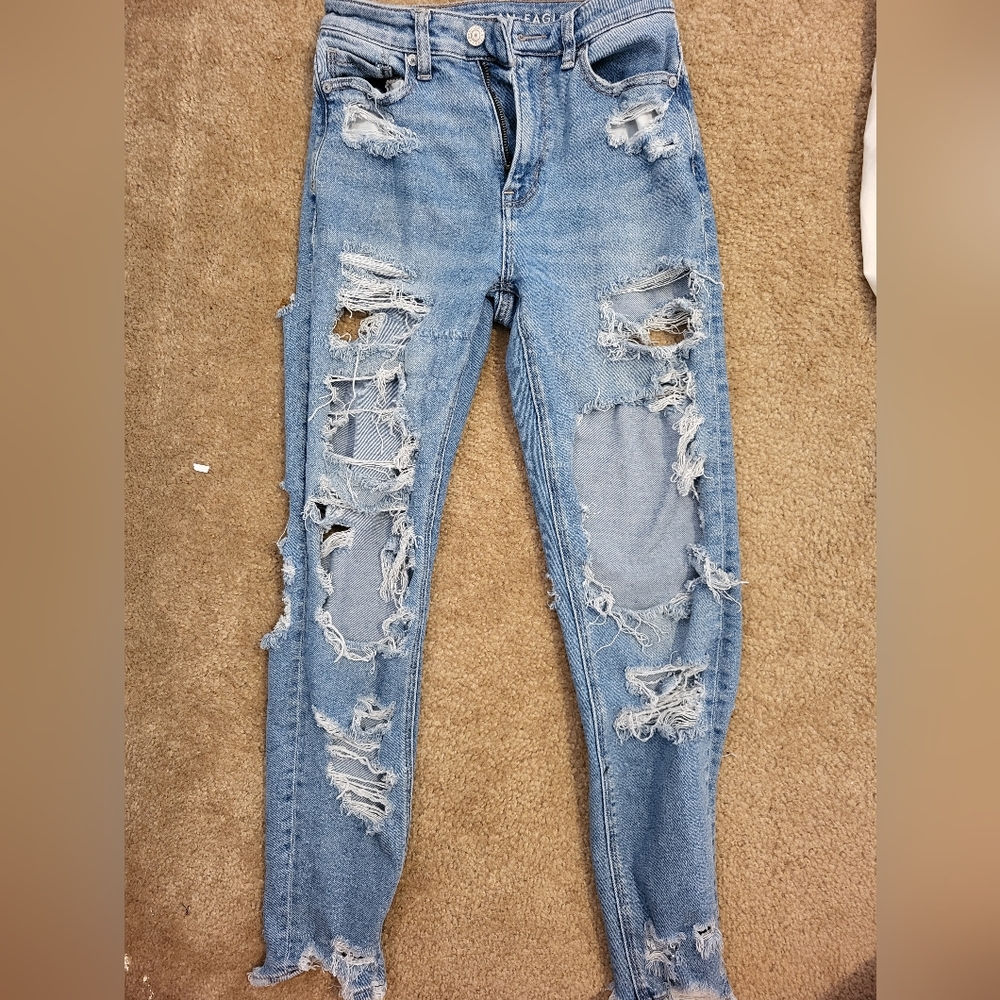 American Eagle Outfitters Women's Stretch Distressed Blue Jeans. Size 00 - Picture 2 of 15